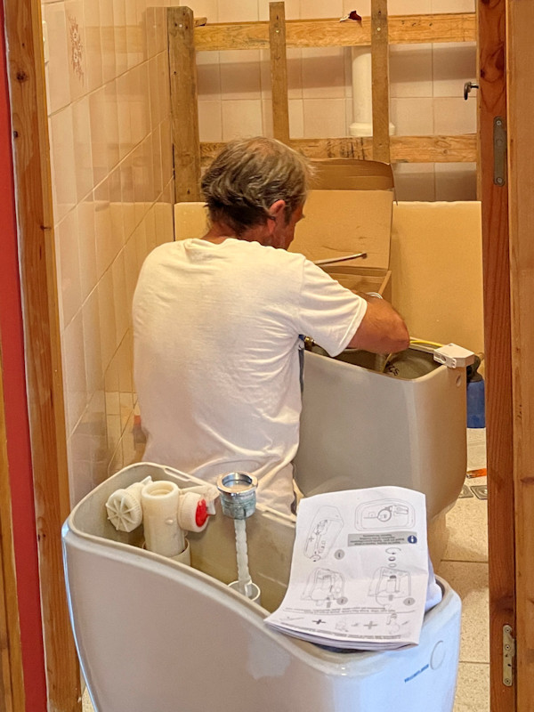 renover renovation wc installation de plomberie cuvette des toilettes